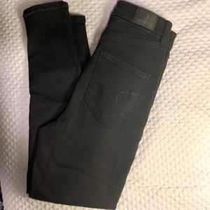 HIGH WAISTED AMERICAN EAGLE JEANS